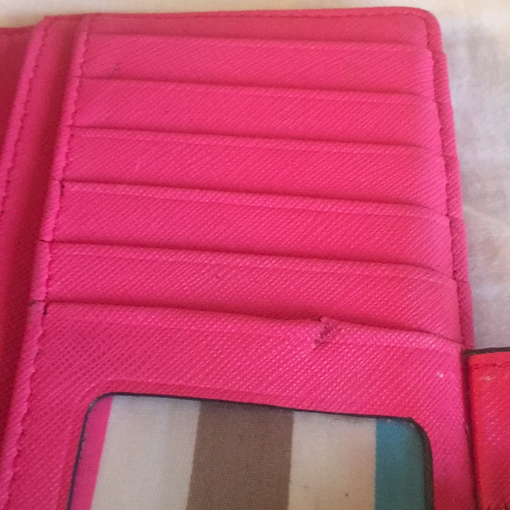 Pink Wallet - Picture 4 of 6